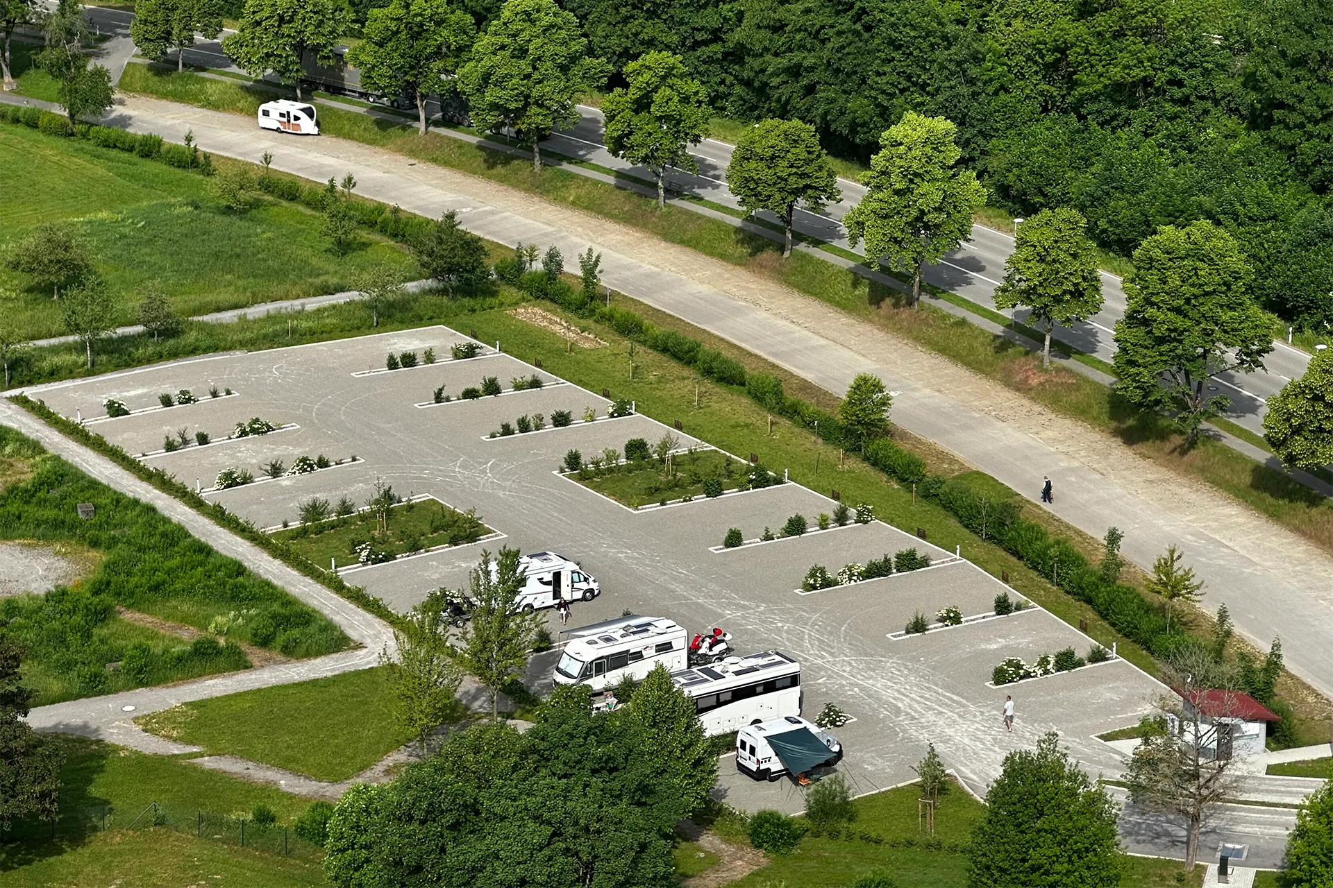 Eine Luftaufnahme des Parkplatzes für Campingfahzeuge in Horb am Neckar
